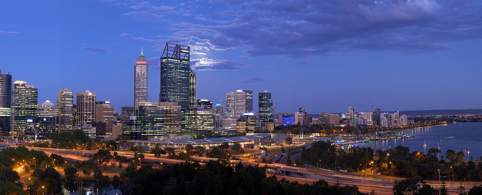 VIP CRUISES PERTH-AT-NIGHT-Tony-Bowles-photography-Auscapes