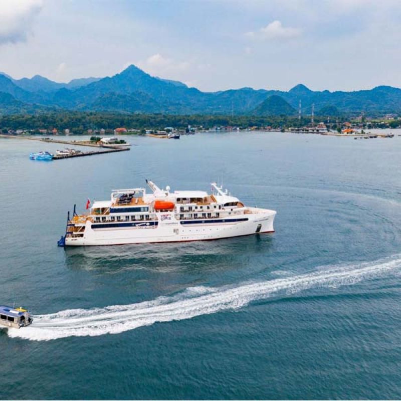 CORAL ADVENTURER cruise itineraries box