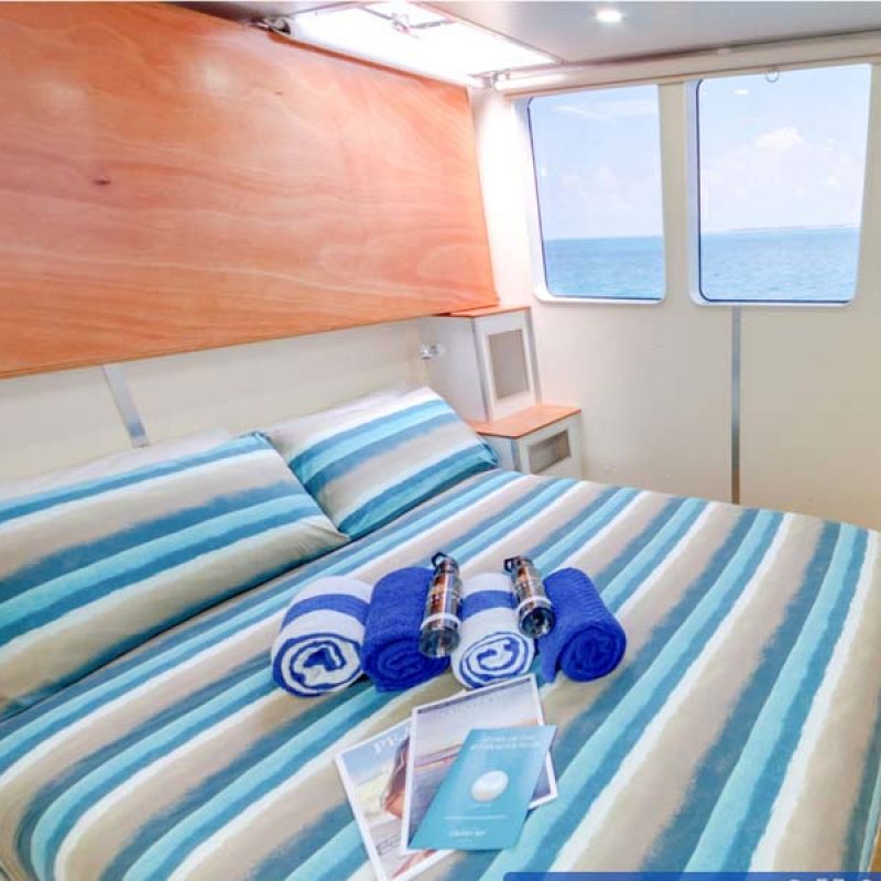 DELUXE CABIN Bridge Deck DELUXE CABIN Bridge Deck