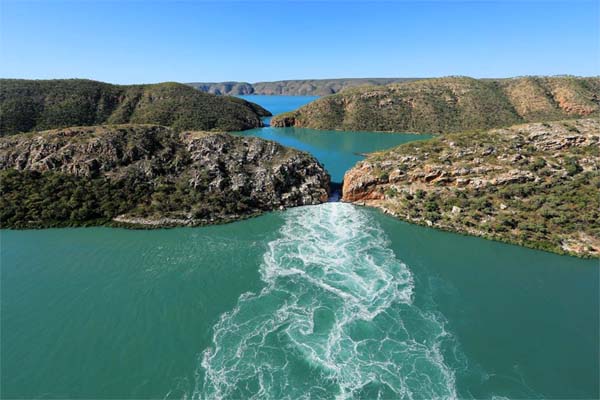 Horizontal-Falls-kimberley-cruise Horizontal-Falls-kimberley-cruise