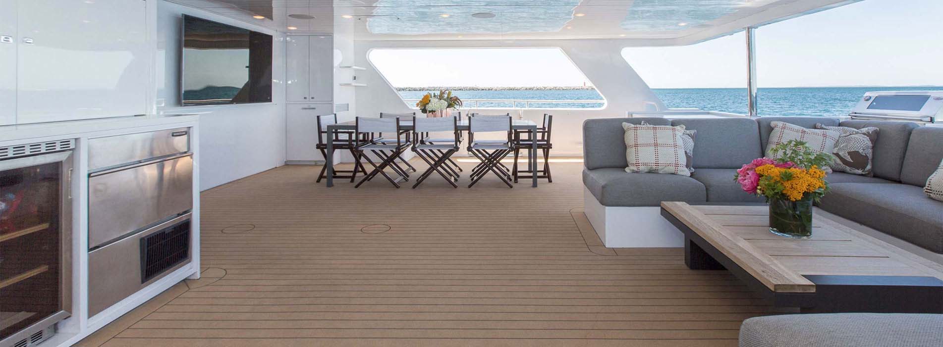 OCEAN-DREAM-back-dining-area-kitchenette