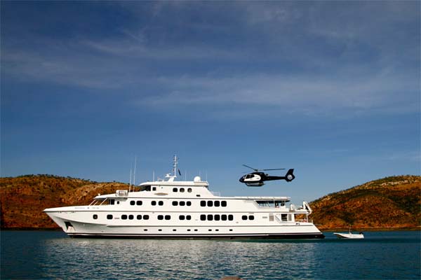 TRUE-NORTH-heli-landing-on-vessel TRUE-NORTH-heli-landing-on-vessel