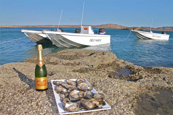 TRUE-NORTH-oysters-Champagne voltaire passage TRUE-NORTH-oysters-Champagne voltaire passage