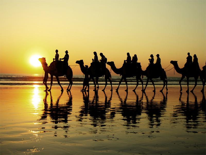 BROOME-HIGHLIGHTS-camel-ride-on-beach