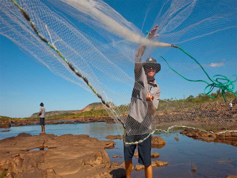 GREAT-ESCAPE-netting-fish