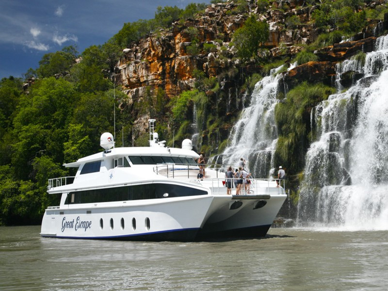 GREAT-ESCAPE-vessel-at-Kings-Cascades