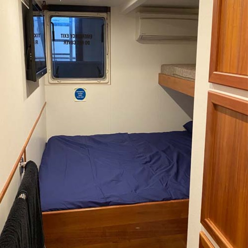 TWO SEAS CABIN bedroom