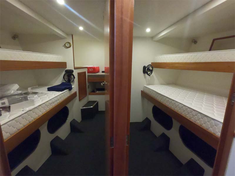 TWO SEAS SINGLE BUNK CABIN