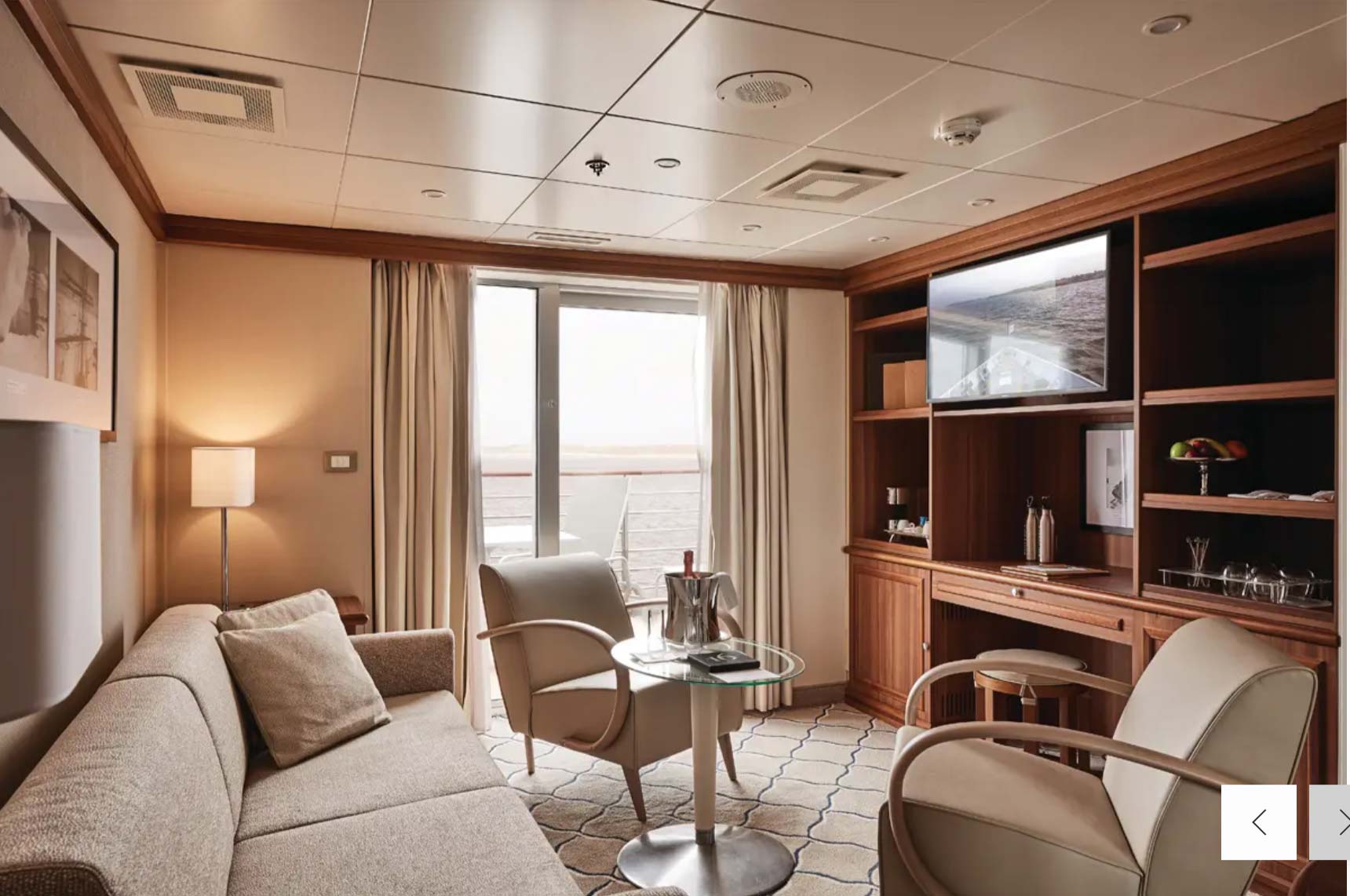 OWNERS-SUITE-lounge-Silver-Explorer-Silversea