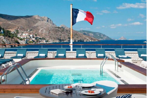 LE-SOLEAL-back-deck-pool-sun-loungers