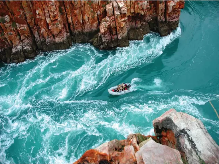 CORAL-DISCOVERER-Kimberley-cruises-Horizontal-Falls-tour