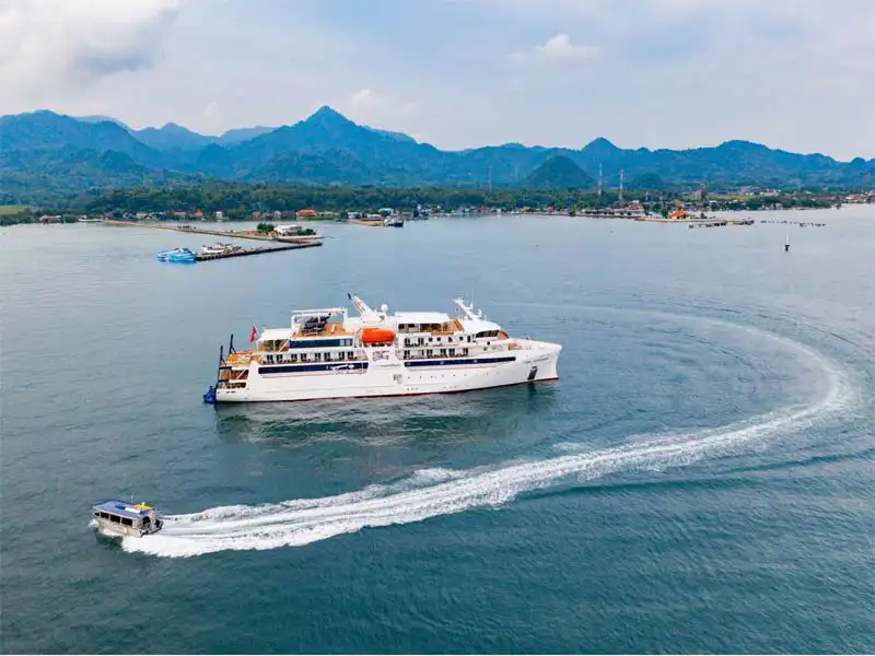 CORAL-GEOGRAPHER--cruise-itineraries-box