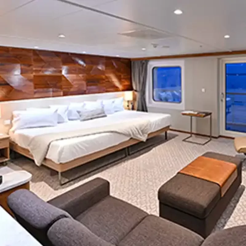 Coral-Adventurer-cabins-box