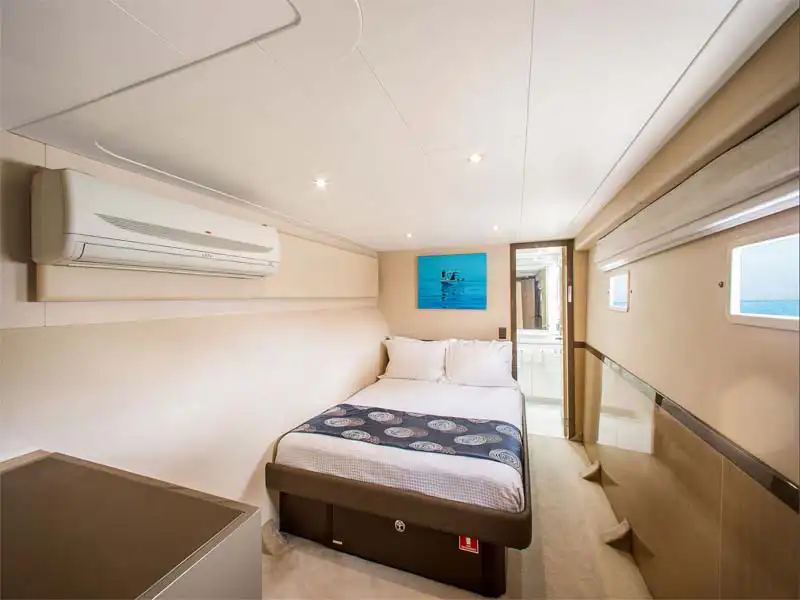 DELUXE-QUEEN-ROWLEY-SHOALS-Ocean-Dream-cabin