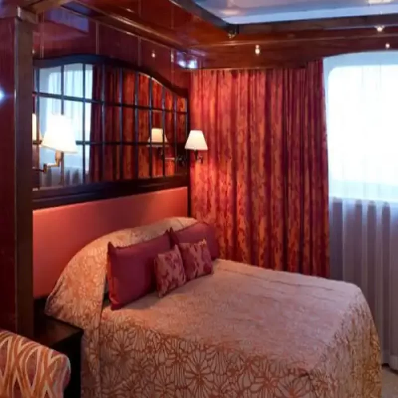 ECO-ABROLHOS-cabin-bedroom