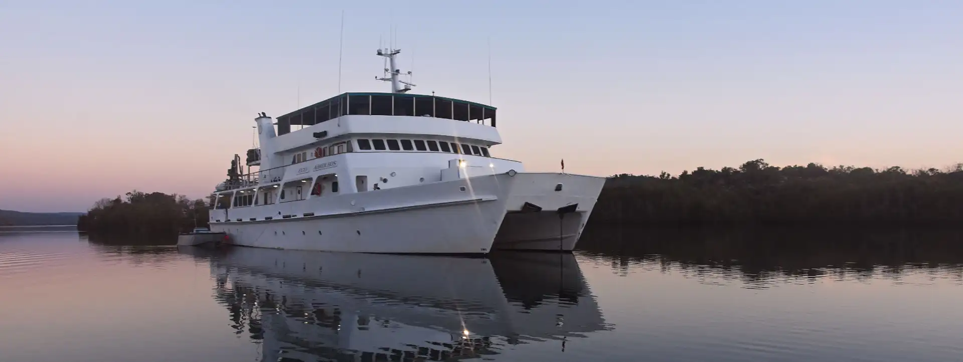 ECO-ABROLHOS-kimberley-cruise-still-water