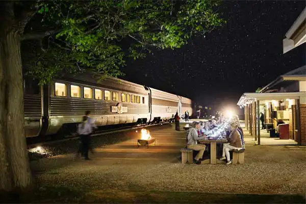 INDIAN-PACIFIC-dinner-under-the-stars-1