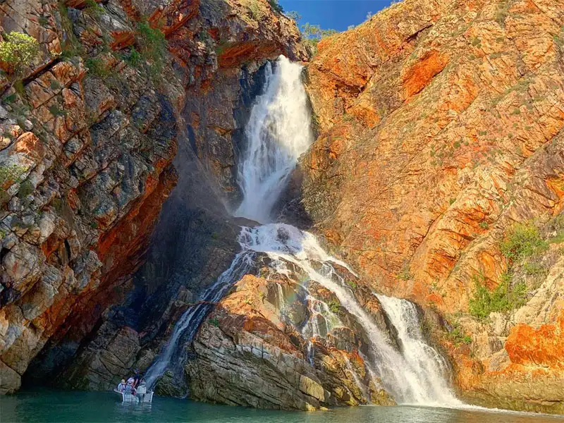 LADY-M-Kimberley-cruise-tender-rock-formations LADY-M-Kimberley-cruise-tender-rock-formations