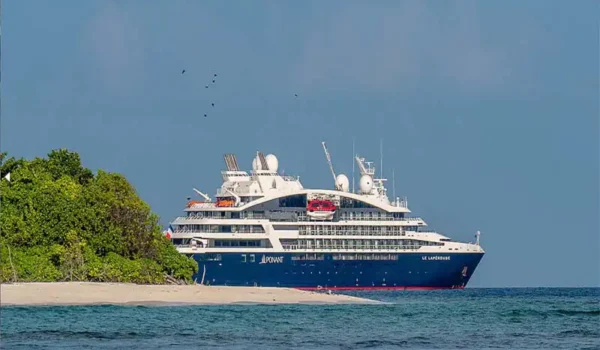 LE-SOLEAL-cruise-ship-island-sand-ocean