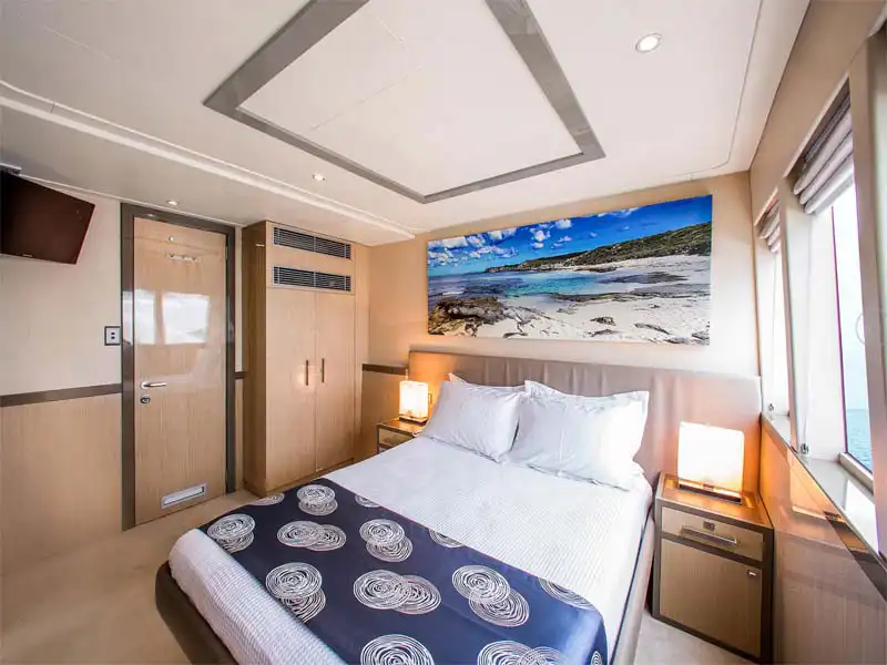 SUPERIOR-QUEEN-Rottnest-cabin-Ocean-Dream