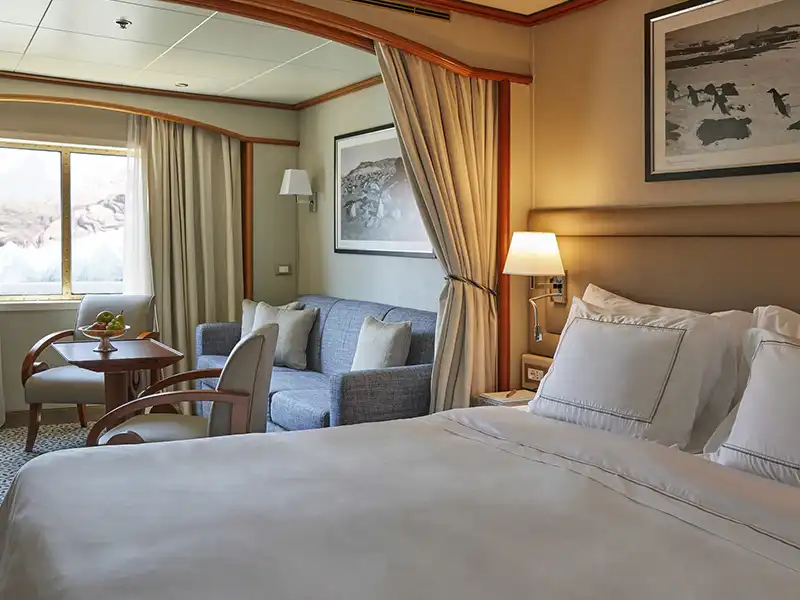 SILVER-CLOUD-cabins-vista-suite