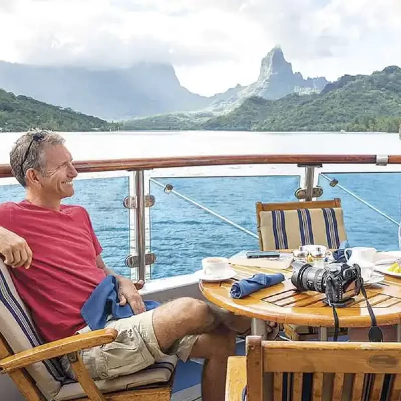 NATIONAL-GEOGRAPHIC-lindblad-expeditions-ship-prices-image