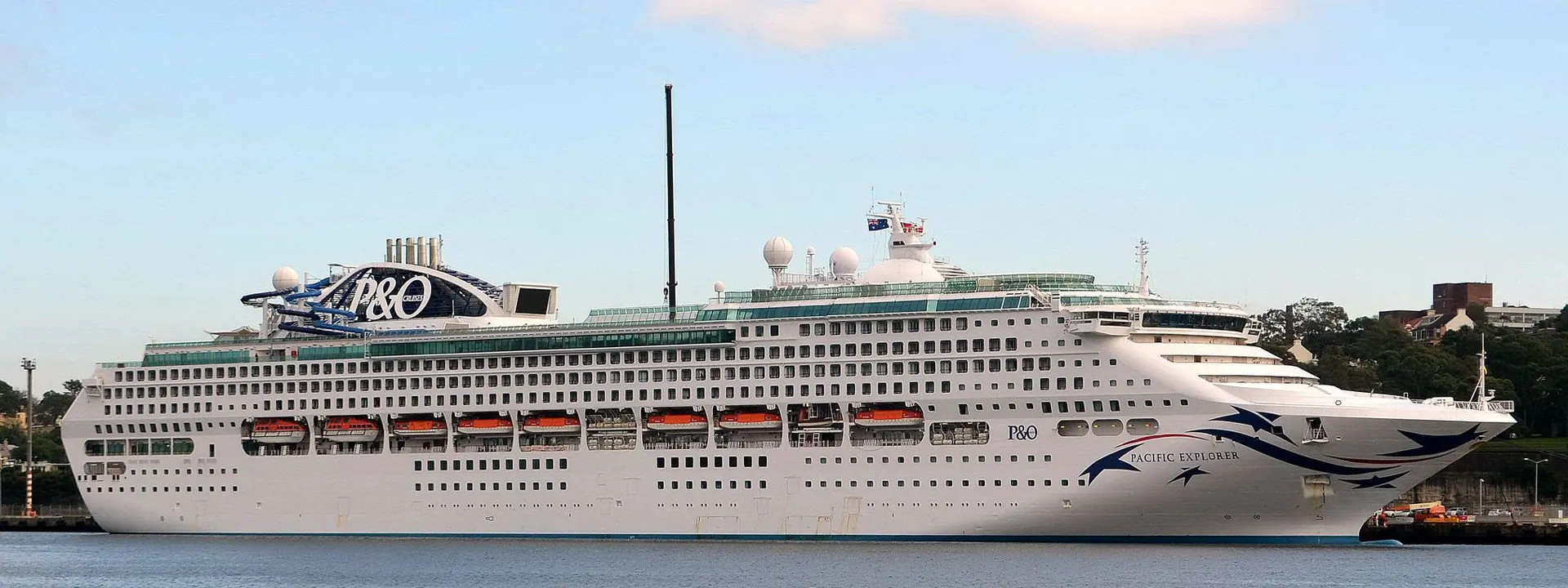 PACIFIC-EXPLORER-cabins-slider PACIFIC-EXPLORER-cabins-slider