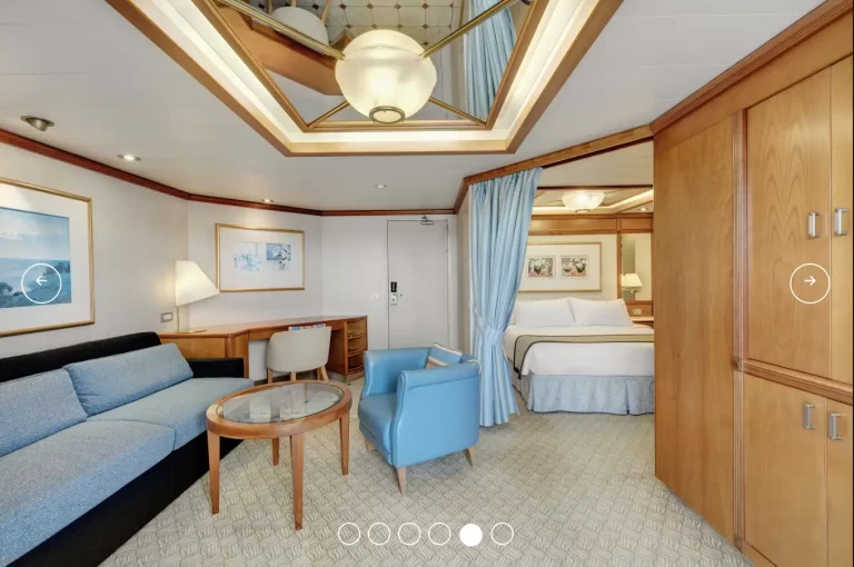 PACIFIC EXPLORER suites lounge curtain bed