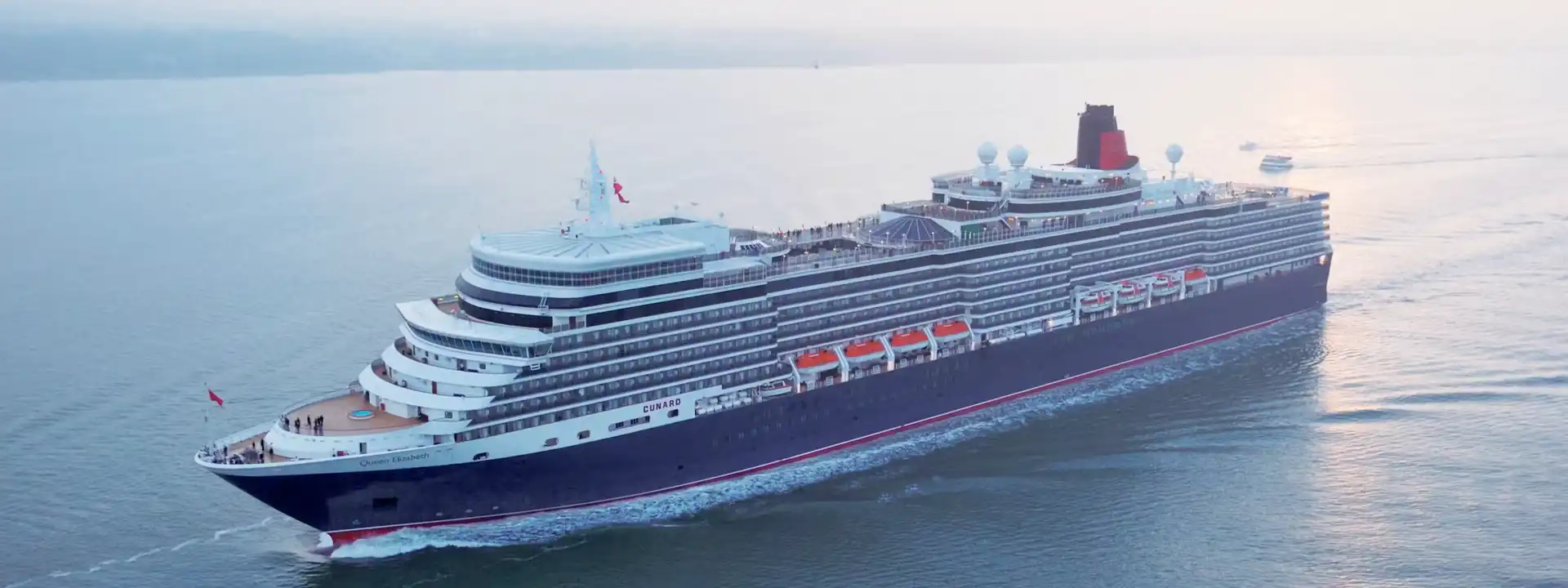 NORTHERN-EXPLORER-SYDNEY-STAY-2024-holiday-package-slider-image