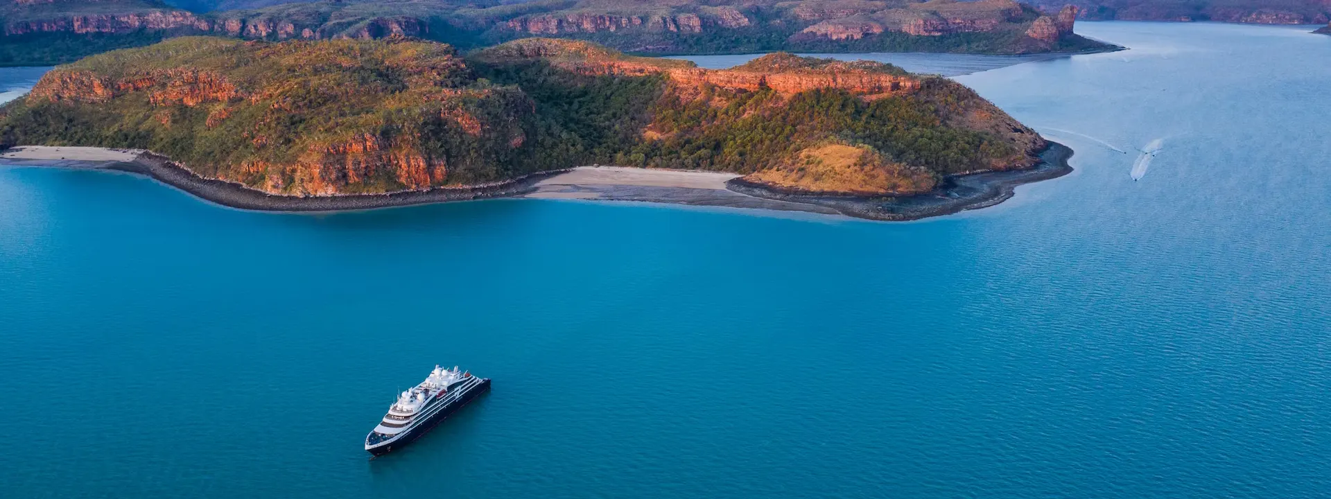 PONANT-KIMBERLEY-CRUISE-PACKAGE-slider-image
