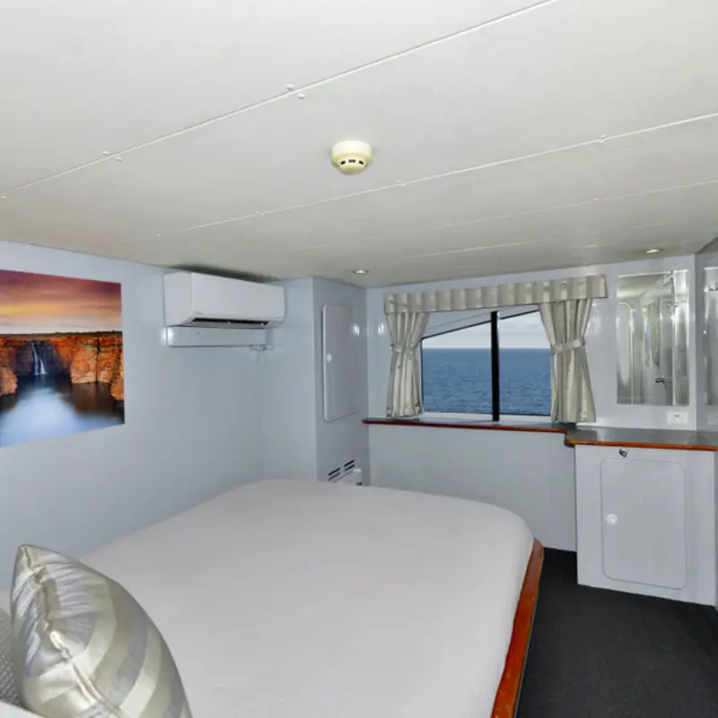 KIMBERLEY-QUEST-flybridge-cabin-image-final