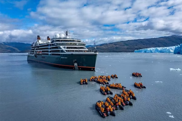 SEABOURN PURSUIT Aerial ship zodiacs