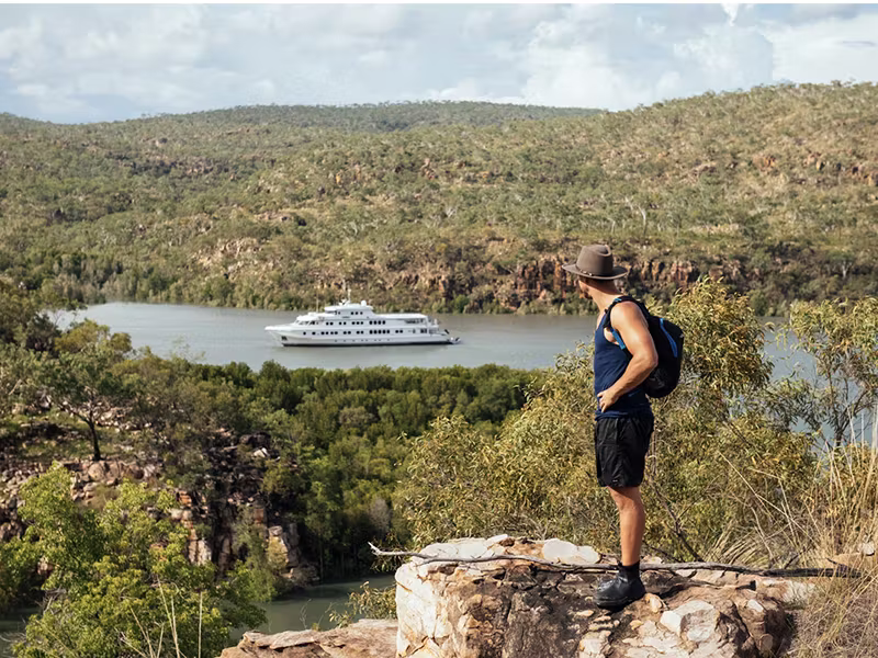 HUNTER RIVER highlights True Norrth HUNTER RIVER highlights True Norrth