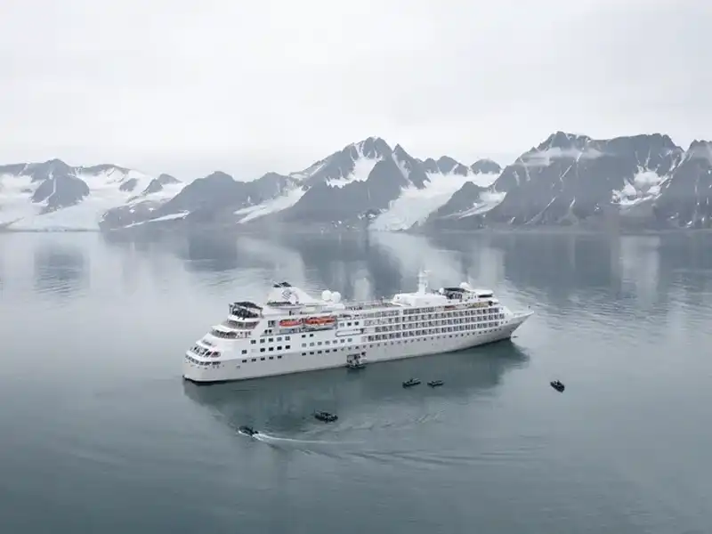 KIMBERLEY-LUXURY-CRUISES-SILVER-CLOUD-ship-image