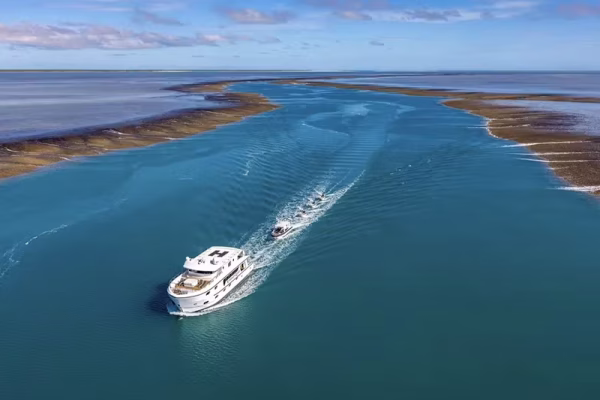KIMBERLEY QUEST II at Montgomery Reef