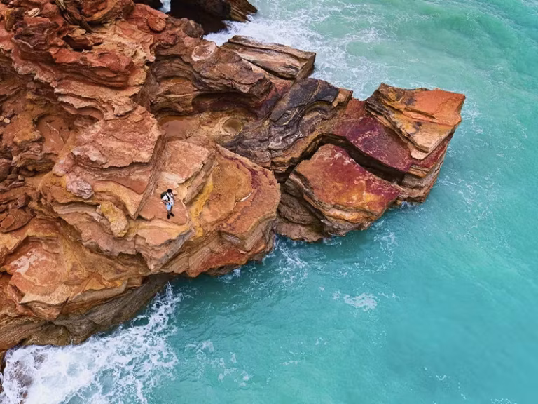 BROOME SUNSET & TOWN TOUR Gantheaume Point blue waters