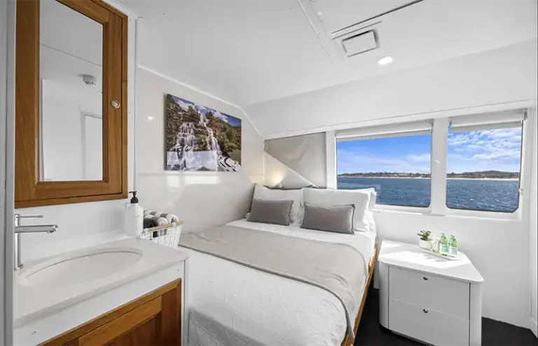 DIVERSITY II Statesman Double bed room