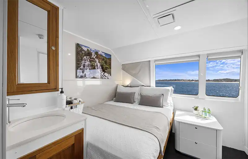 DIVERSITY II Statesman Double bed room DIVERSITY II Statesman Double bed room
