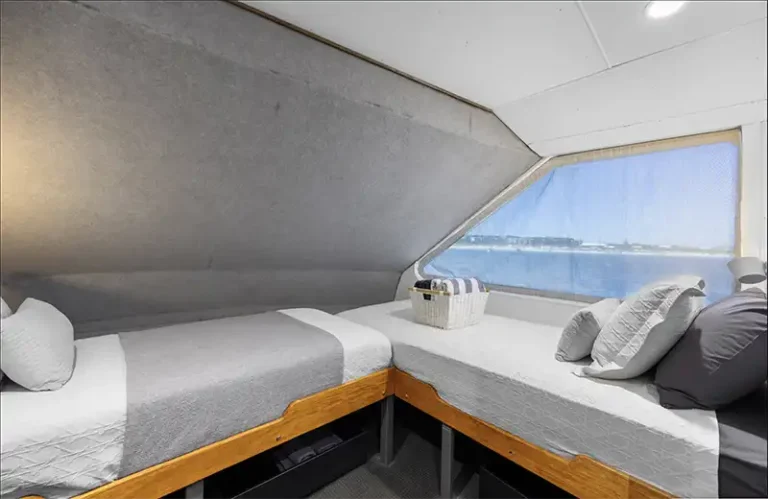 DIVERSITY II - twin statesman single beds